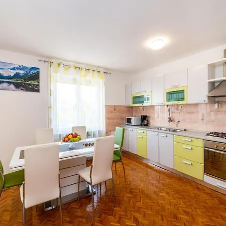 Vesna Lux Villa *