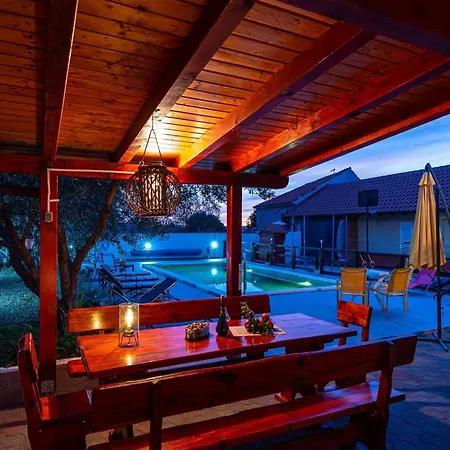 Vesna Lux Villa *