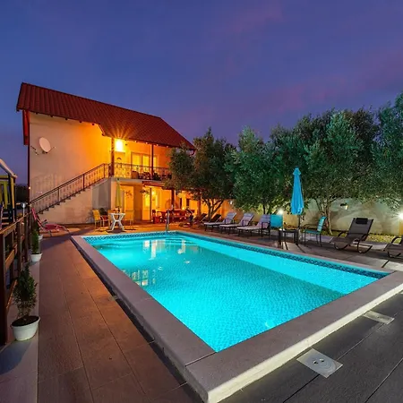 Vesna Lux Villa
