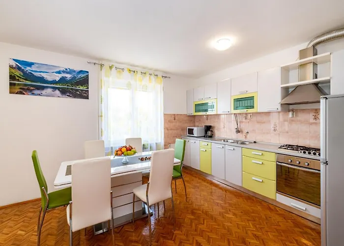 Vesna Lux Villa *