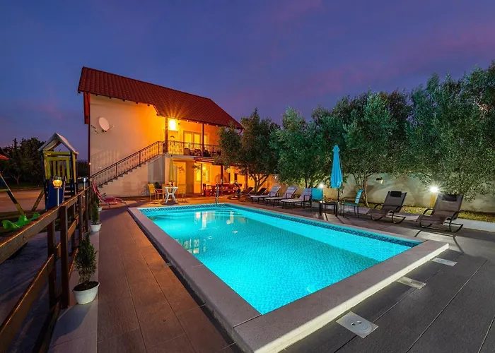 Vesna Lux Villa